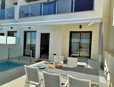 Familie woning met privé zwembad 059
