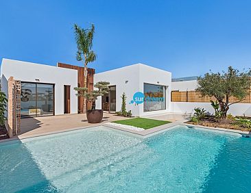 Vrijstaande woning in Los Alcazares