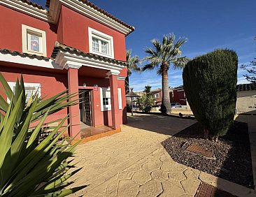 Vrijstaande woning in Banos y Mendigo