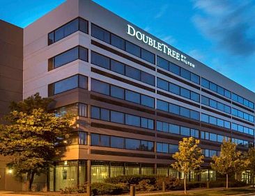 DoubleTree by Hilton Chicago Schaumburg