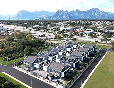 Vrijstaande woning in Döşemealtı