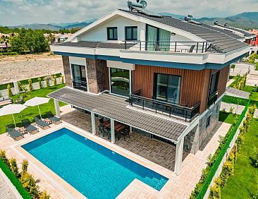 Vakantiehuis Luxuriöse Villa "Galaxy V2", 300 Meter vom Mee