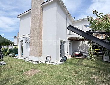 Geschakelde woning in Değirmendere