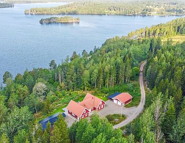 Vrijstaande woning in Ydre