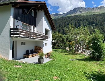 Vakantiehuis Haus Tschuetta - zentrale Lage in Valbella