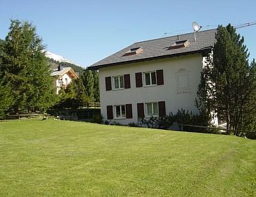 Appartement Suot Rövens