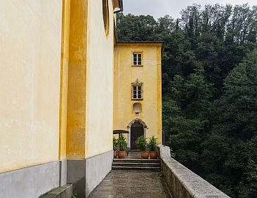 Vakantiehuis "Palazzo Branca" mit Blick auf den See.