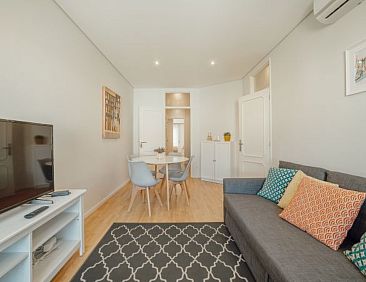 Appartement DOWNTOWN DESIGN WITH BALCONY by VACATIONY