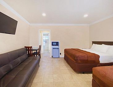 Nite Inn at Universal City