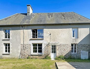 Geschakelde woning in Saint-Patrice-De-Claids