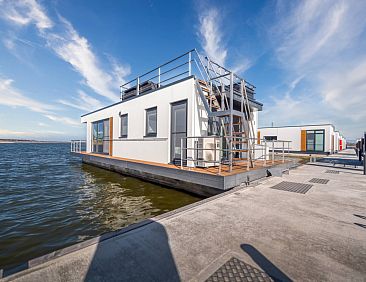 Hausboot in Ribnitz-Damgarten
