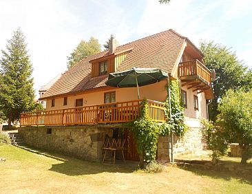 Vakantiehuis Haus in Kovárov mit Terrasse, Grill und Garten