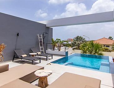 Lamar Villa's Penthouse I Wayaka