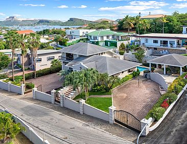 Vrijstaande woning in Jan Thiel