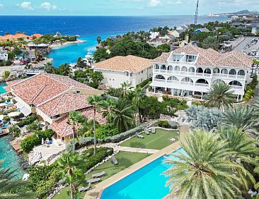 Flamboyan op Ocean Resort Mambo