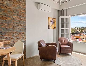PM78 Urban Loft with City View