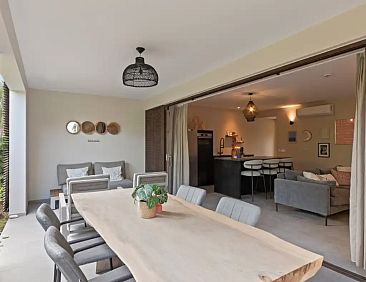 Jan Sofat LUX A12, begane grond