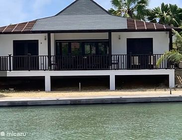 Villa Waterfront