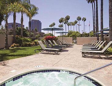 Embassy Suites by Hilton San Diego - La Jolla