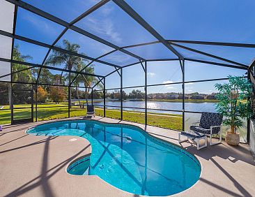 Vakantiehuis Moderne Villa mit Seeblick nur wenige Minuten v