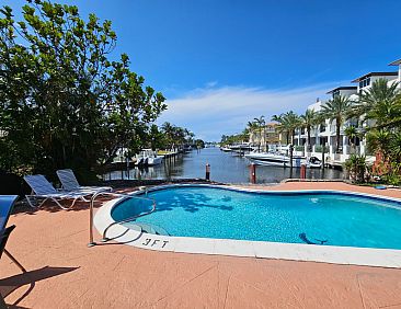 Vakantiehuis Gemütliches Duplex mit Blick auf das Wasser, i