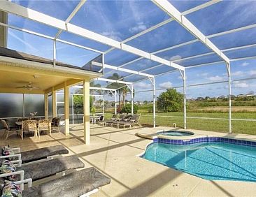 Vakantiehuis Villa mit privatem Pool und Spa mit Blick auf d