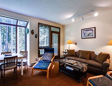 Appartement Erdgeschoss-Eigentumswohnung mit tollen Annehmli