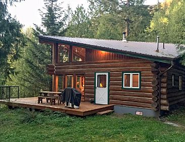 Vakantiehuis Lakeside Real Log Cabin mit privatem Dock, Haus