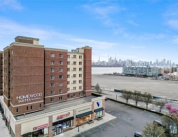 Homewood Suites by Hilton Edgewater-NYC Area