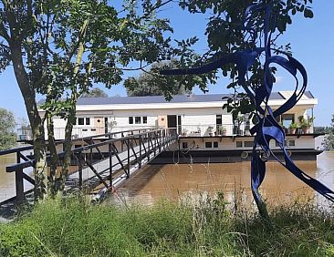 Huisje in Beneden Leeuwen