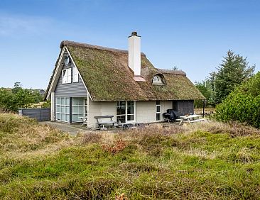 Vakantiehuis "Andrine" - 700m from the sea