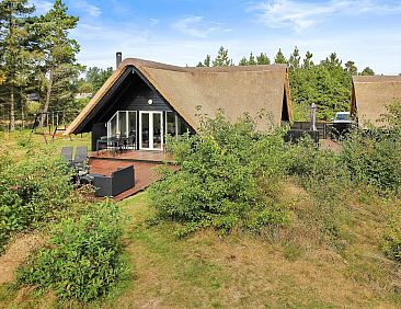 Vakantiehuis "Awenasa" - 4.1km from the sea