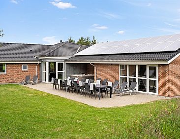 Vakantiehuis "Janita" - 800m from the sea