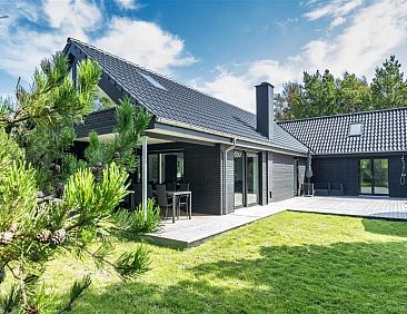 Vakantiehuis "Locan" - 1.2km from the sea