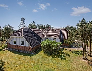 Vakantiehuis "Tuula" - 1.1km from the sea