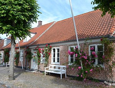 Vakantiehuis "Ajna" - 9.8km from the sea