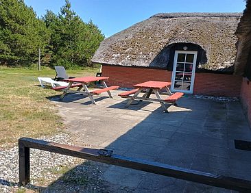Vakantiehuis "Eweline" - 700m from the sea
