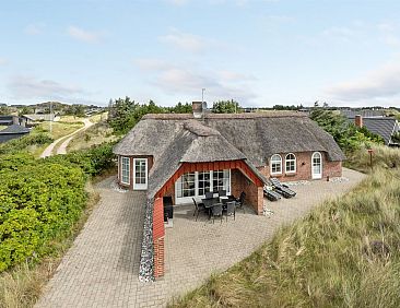 Vakantiehuis "Iken" - 500m from the sea