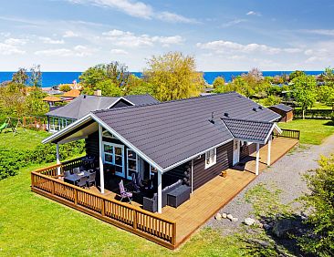 Vakantiehuis "Hjalmar" - 400m from the sea