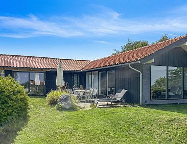 Vakantiehuis "Karlotta" - 500m from the sea