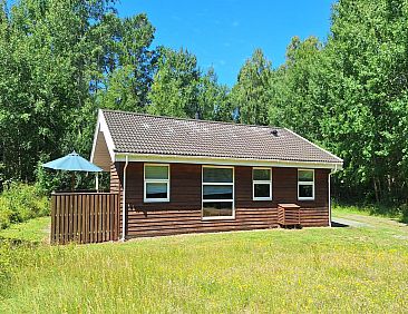 Vakantiehuis &quot;Emmie&quot; - 1.2km from the sea