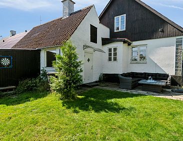 Vakantiehuis "Tuva" - 3.6km from the sea