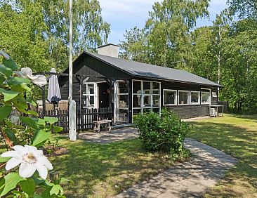 Vakantiehuis &quot;Eirik&quot; - 700m from the sea