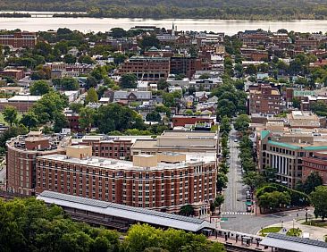 Hilton Alexandria Old Town