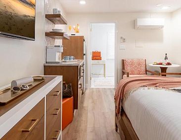 Madison Avenue Beach Club