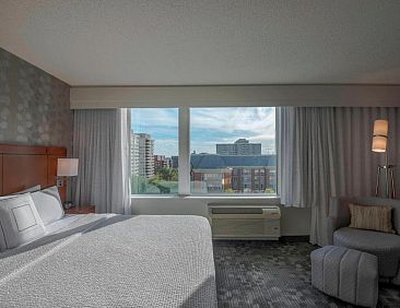 Courtyard by Marriott Bethesda Chevy Chase