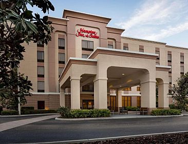Hampton Inn &amp; Suites Largo