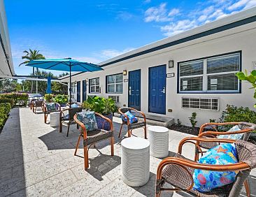 Hollywood Beach Suites and Hotel