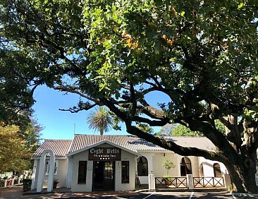 Eight Bells Mountain Inn