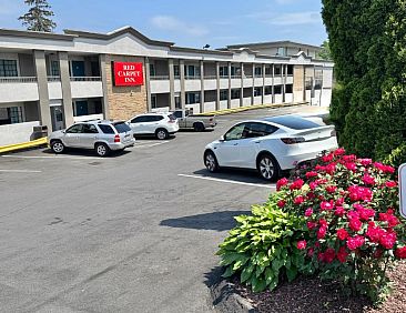 Red Carpet Inn - Stamford